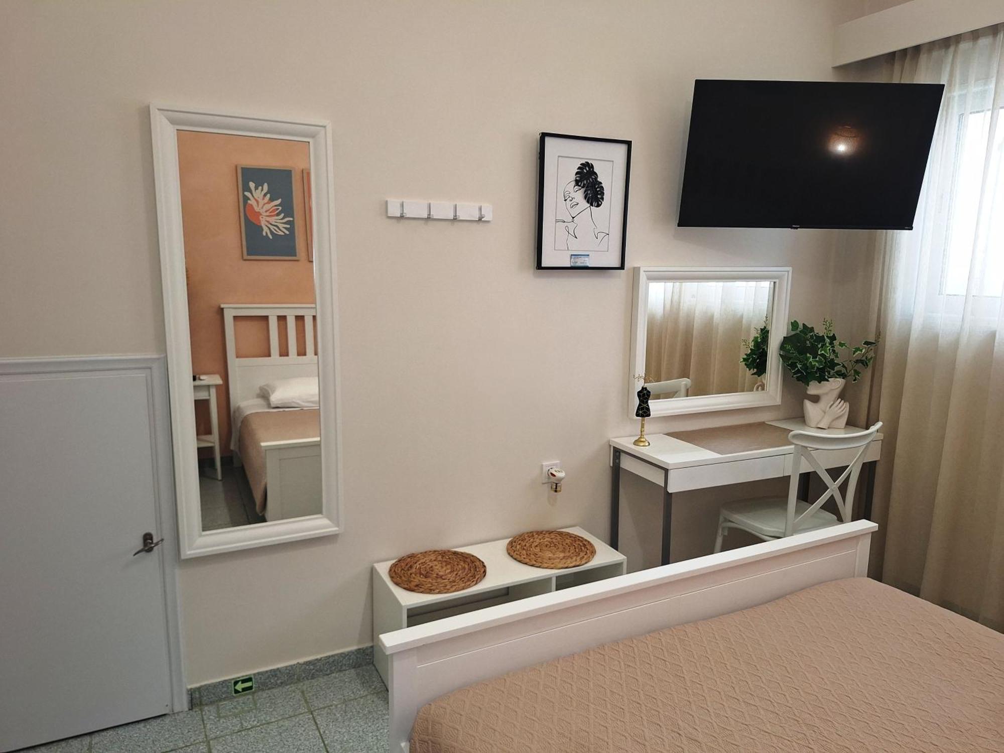 Seastar Beach Apartments 科斯镇 外观 照片
